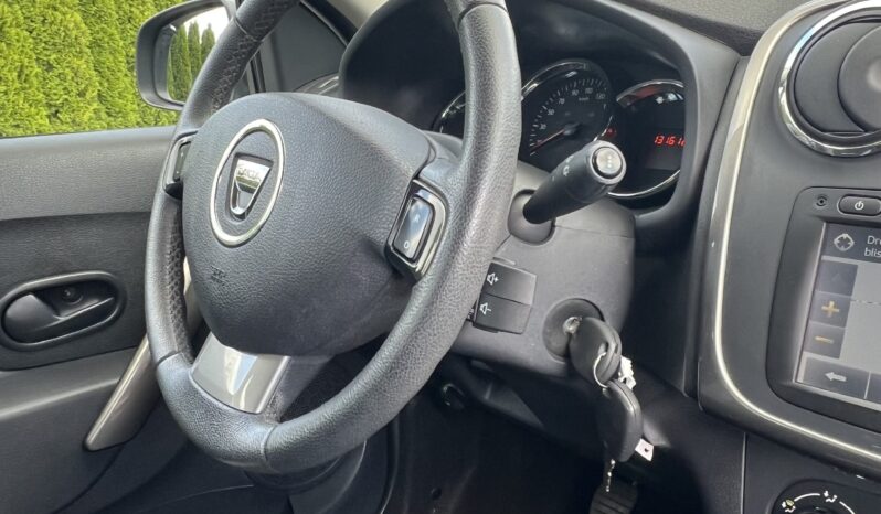 Dacia   Sandero Stepway    90 KM    Manualna    FWD (przód)    Szary full
