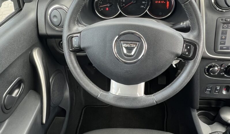 Dacia   Sandero Stepway    90 KM    Manualna    FWD (przód)    Szary full