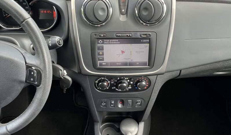 Dacia   Sandero Stepway    90 KM    Manualna    FWD (przód)    Szary full