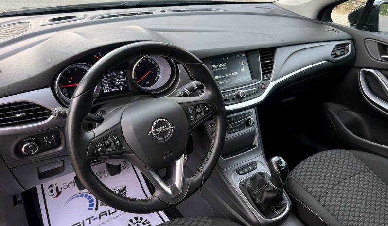 OPEL Astra | FWD (przód) | Manualna | 125 KM | Czarny full