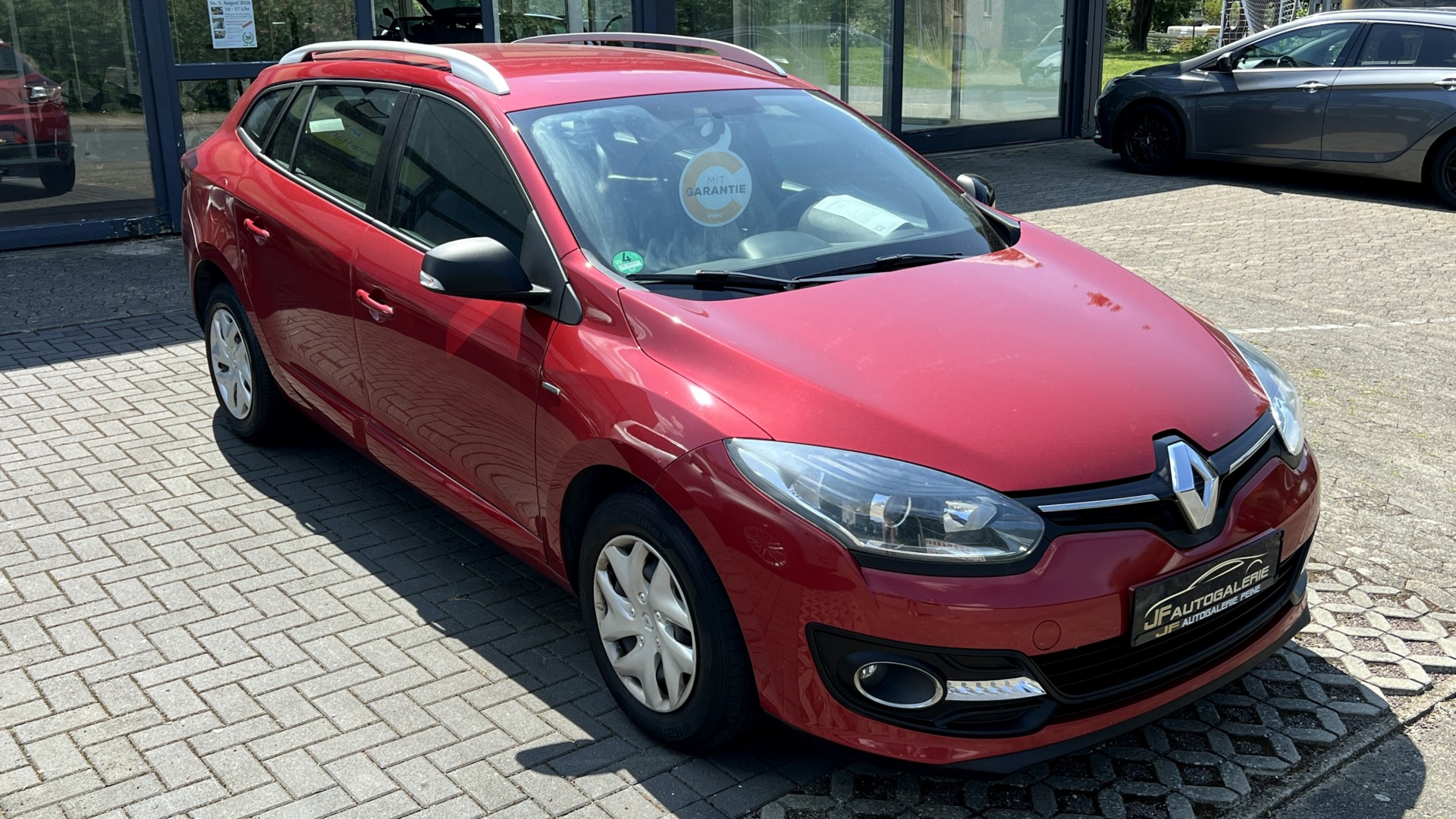 Renault Megane | Fwd (Przód) | Manualna | 109 Km | Bordowy