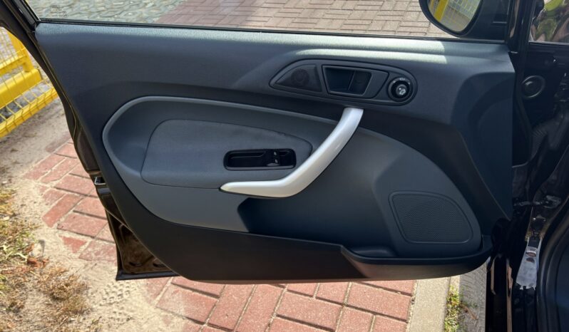 Ford Fiesta | FWD (przód) | Manualna | 82 KM | Czarny full