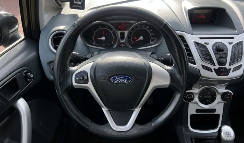 Ford Fiesta | FWD (przód) | Manualna | 82 KM | Czarny full