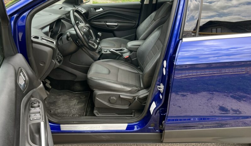 Ford Kuga | 4×4 (doł. automatycznie) | Manualna | 150 KM | Niebieski full
