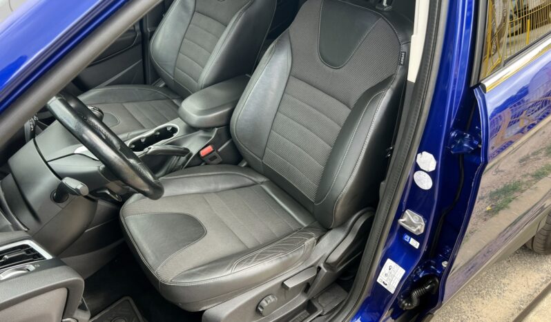 Ford Kuga | 4×4 (doł. automatycznie) | Manualna | 150 KM | Niebieski full