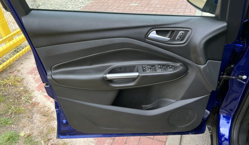 Ford Kuga | 4×4 (doł. automatycznie) | Manualna | 150 KM | Niebieski full