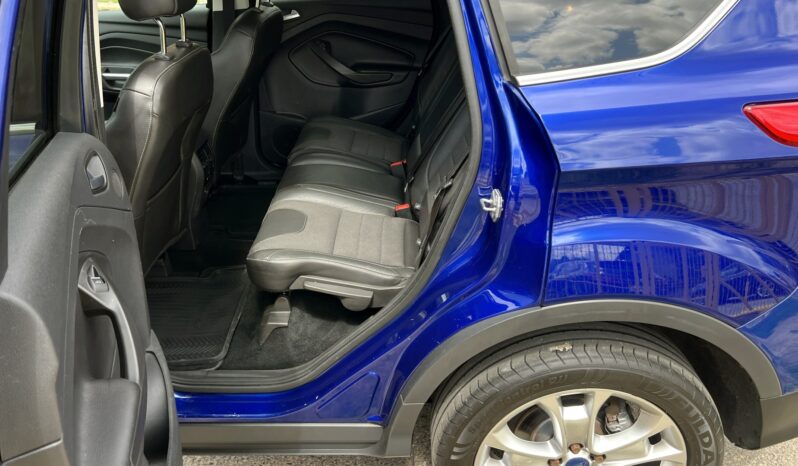 Ford Kuga | 4×4 (doł. automatycznie) | Manualna | 150 KM | Niebieski full
