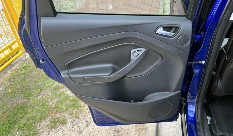 Ford Kuga | 4×4 (doł. automatycznie) | Manualna | 150 KM | Niebieski full