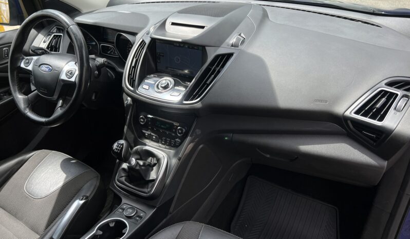 Ford Kuga | 4×4 (doł. automatycznie) | Manualna | 150 KM | Niebieski full