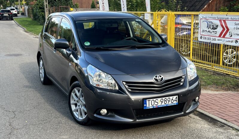 Toyota Verso | FWD (przód) | Manualna | 147 KM | Szary full