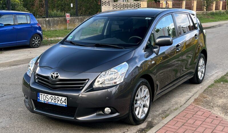 Toyota Verso | FWD (przód) | Manualna | 147 KM | Szary full