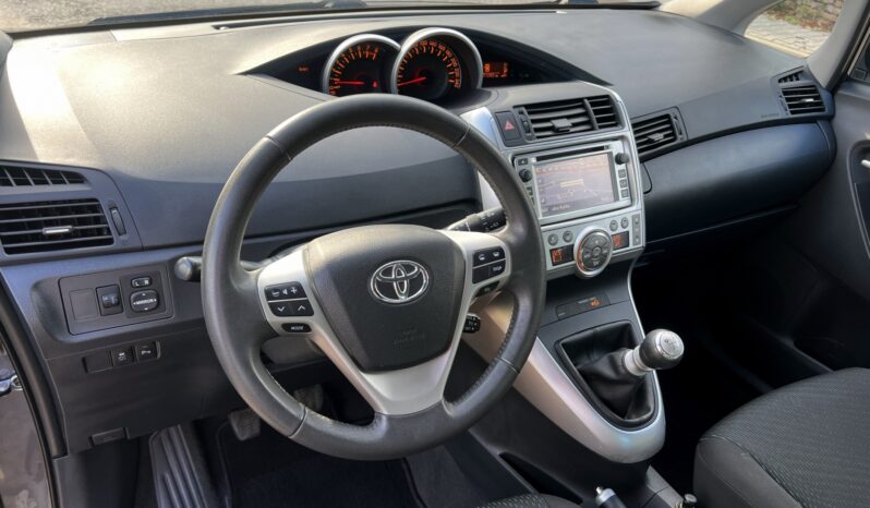 Toyota Verso | FWD (przód) | Manualna | 147 KM | Szary full