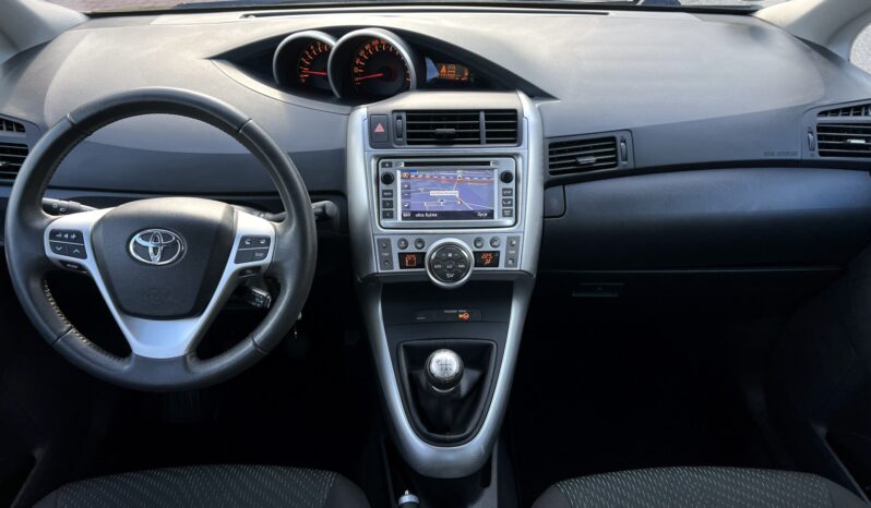 Toyota Verso | FWD (przód) | Manualna | 147 KM | Szary full