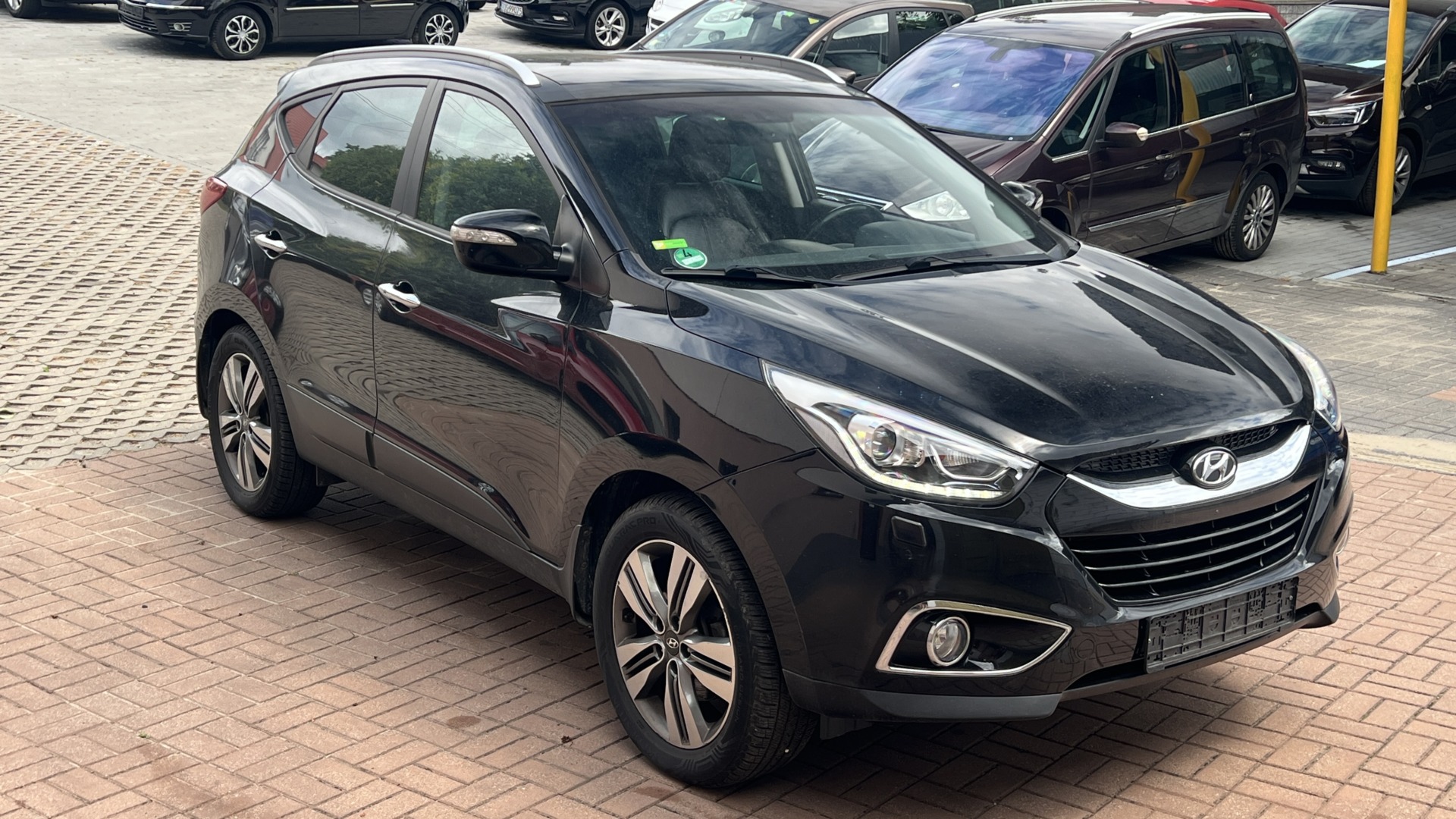 Hyundai Ix35 | 4×4 (Doł. Automatycznie) | Automatyczna | 166 Km | Czarny