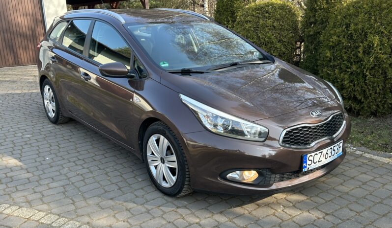 Kia Ceed | FWD (przód) | Manualna | 135 KM | Brązowy full