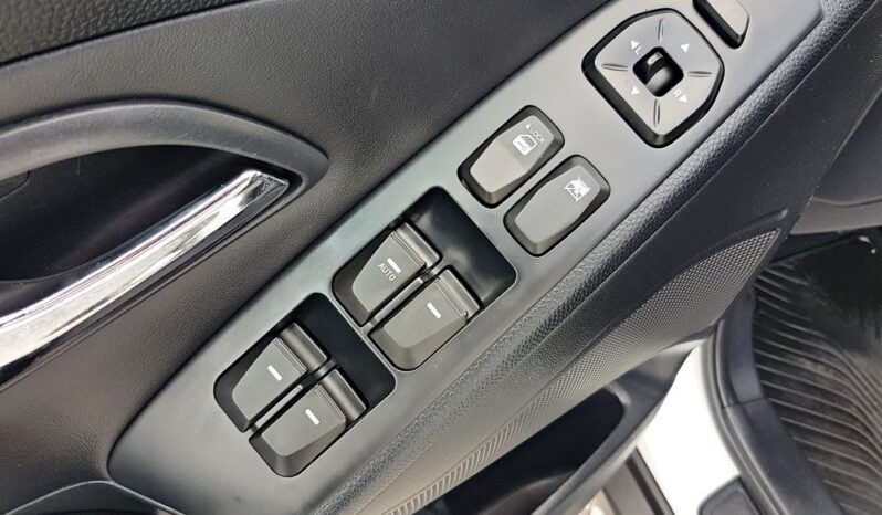 Hyundai ix35 | 4×4 (doł. ręcznie) | Manualna | 136 KM | Biały full
