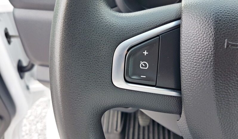 Renault Master | FWD (przód) | Manualna | 180 KM | Biały full