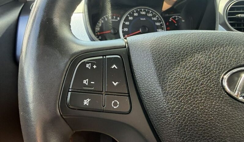 Hyundai i10 | FWD (przód) | Manualna | 82 KM | Niebieski full