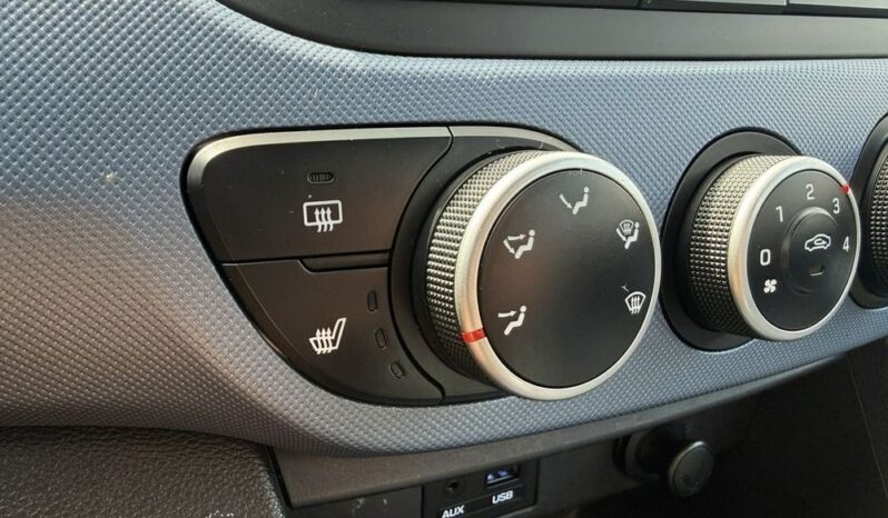 Hyundai i10 | FWD (przód) | Manualna | 82 KM | Niebieski full