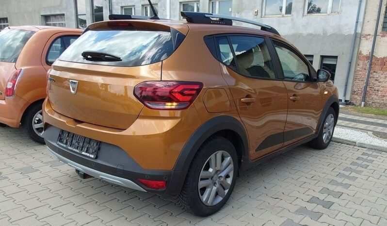 Dacia Sandero Stepway | FWD (przód) | Manualna | 91 KM | Złoty full
