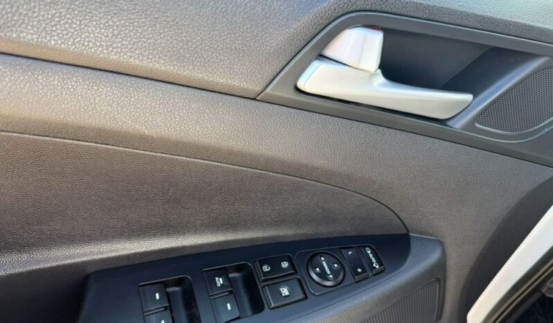 Hyundai Tucson | FWD (przód) | Manualna | 116 KM | Biały full