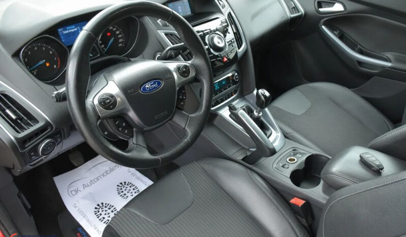 Ford Focus | FWD (przód) | Manualna | 182 KM | Bordowy full