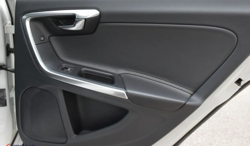 Volvo S60 | FWD (przód) | Manualna | 181 KM | Biały full