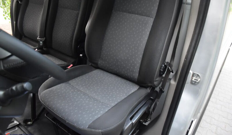 Opel Movano | FWD (przód) | Manualna | 125 KM | Srebrny full