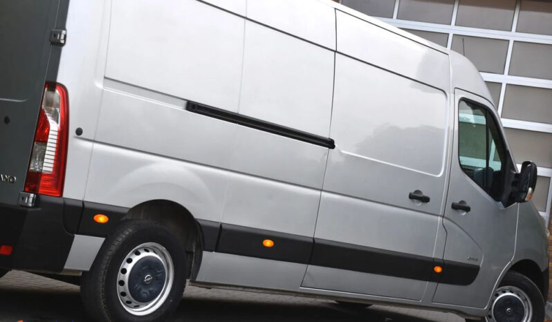 Opel Movano | FWD (przód) | Manualna | 125 KM | Srebrny full