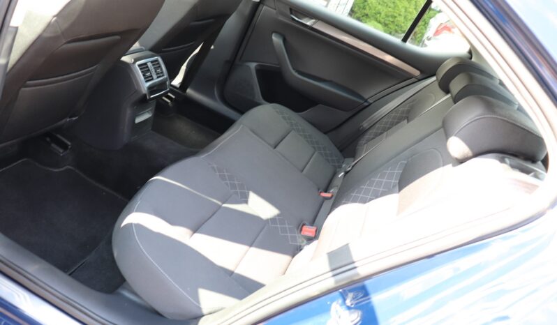 Skoda Superb | 2017 | 125 KM | 1395cm3 | Niebieski full