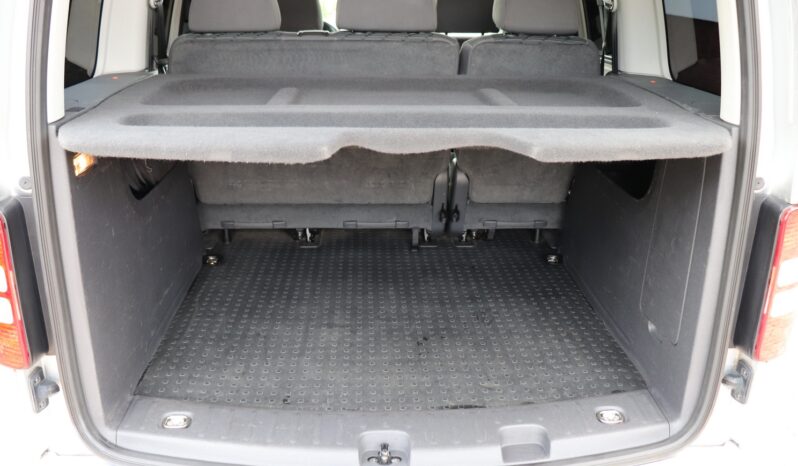 Volkswagen Caddy | 2013 | 140 KM | 1968cm3 | Srebrny full