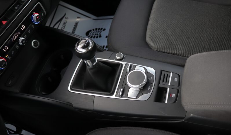 Audi A3 Limousine | 2017 | 150 KM | 1395cm3 | Czarny full