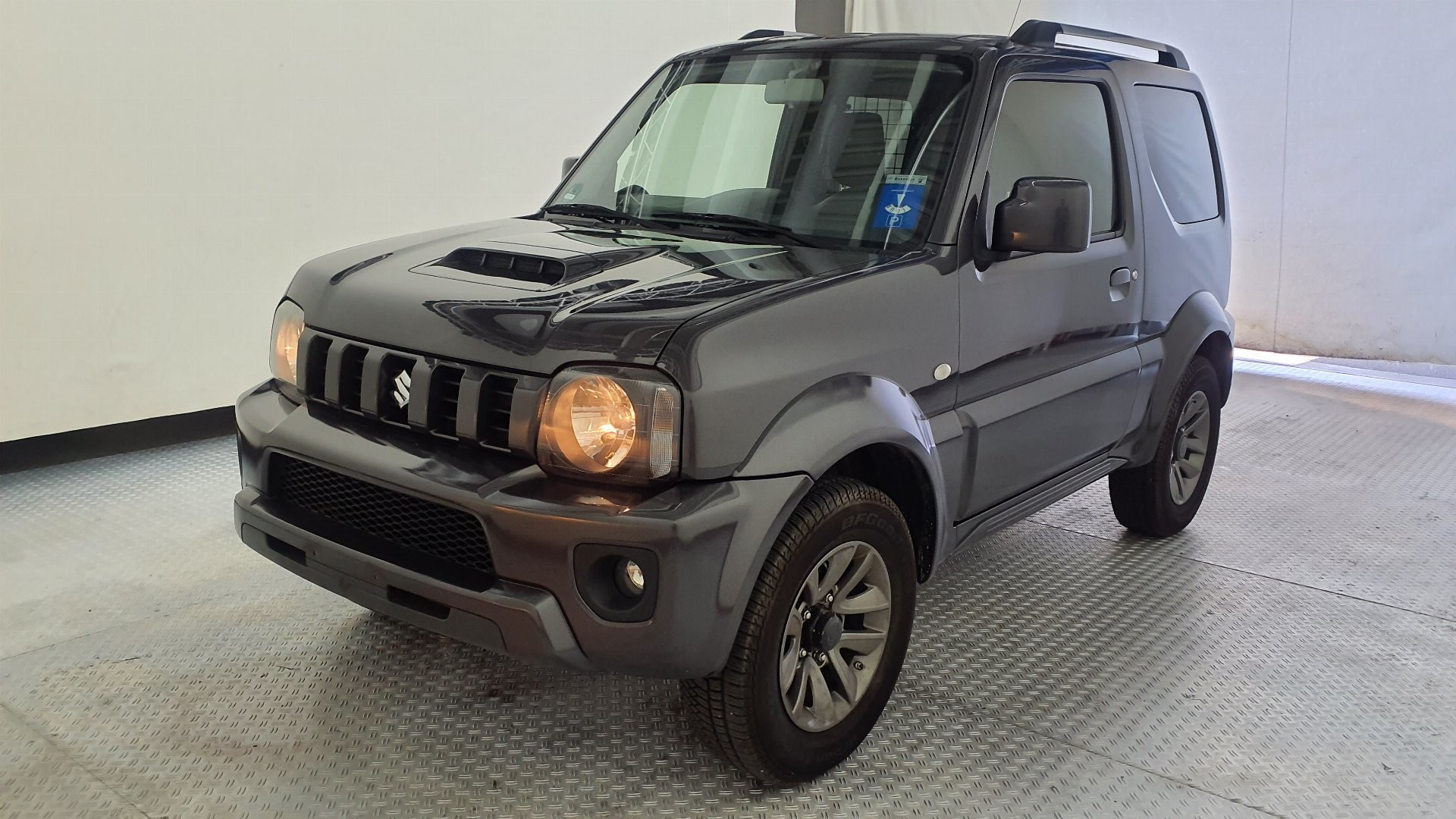 Suzuki Jimny | 2016 | 84 Km | 1300Cm3 | Szary