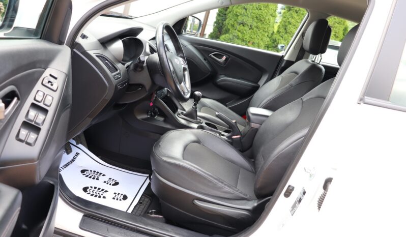 Hyundai ix35 | 2015 | 116 KM | 1685cm3 | Biały full
