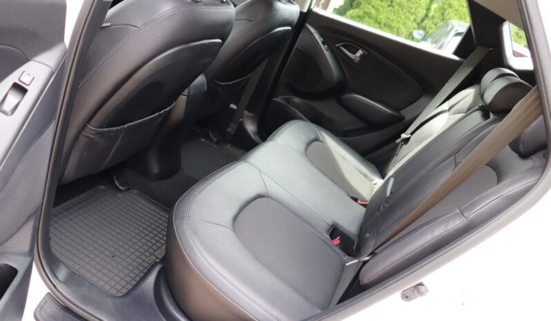 Hyundai ix35 | 2015 | 116 KM | 1685cm3 | Biały full