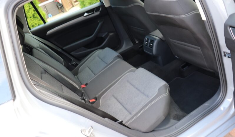 Volkswagen Passat | 2023 | 150 KM | 1968cm3 | Szary full