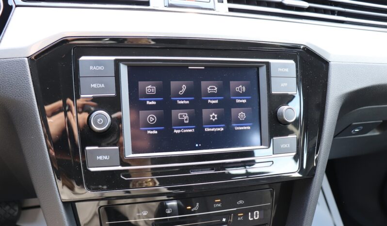 Volkswagen Passat | 2023 | 150 KM | 1968cm3 | Szary full