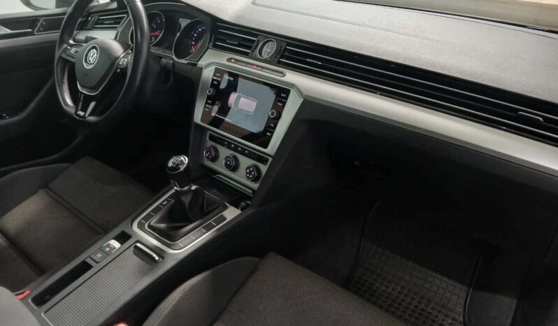Volkswagen Passat | 2017 | 125 KM | 1395cm3 | Czerwony full