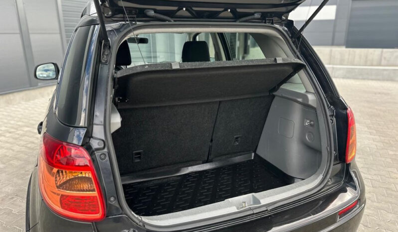 Suzuki SX4 | 4×4 (doł. automatycznie) | Manualna | 120 KM | Czarny full