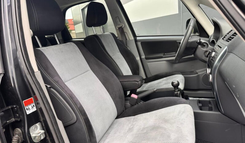 Suzuki SX4 | 4×4 (doł. automatycznie) | Manualna | 120 KM | Czarny full