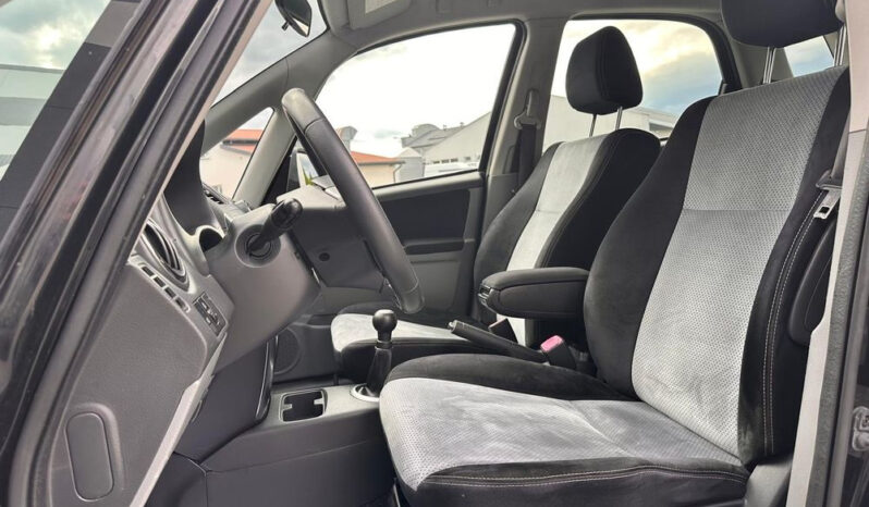 Suzuki SX4 | 4×4 (doł. automatycznie) | Manualna | 120 KM | Czarny full