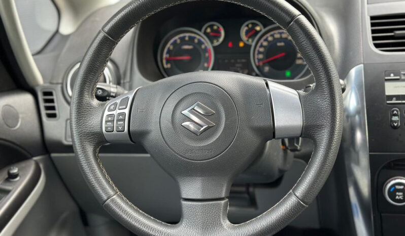 Suzuki SX4 | 4×4 (doł. automatycznie) | Manualna | 120 KM | Czarny full