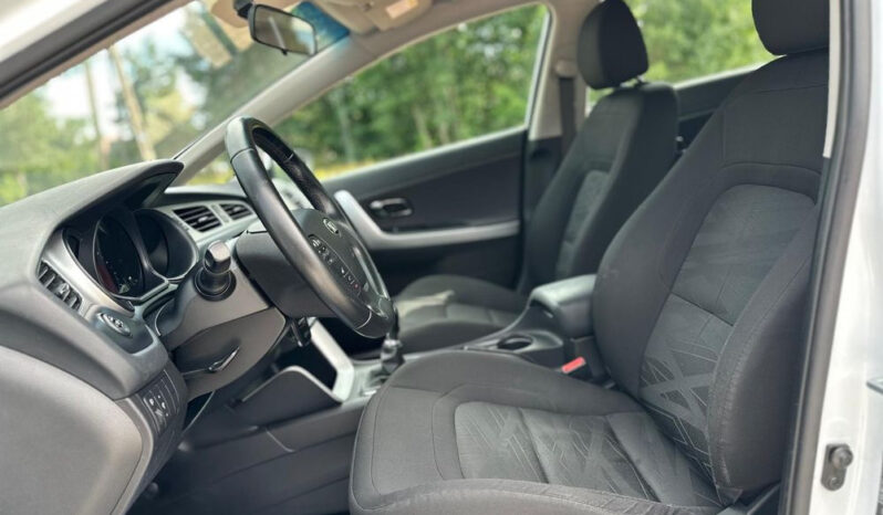 Kia Ceed | FWD (przód) | Manualna | 135 KM | Biały full