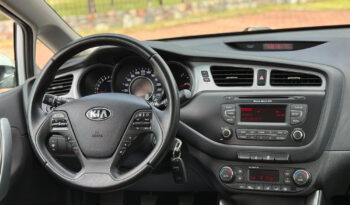 Kia Ceed | FWD (przód) | Manualna | 135 KM | Biały full