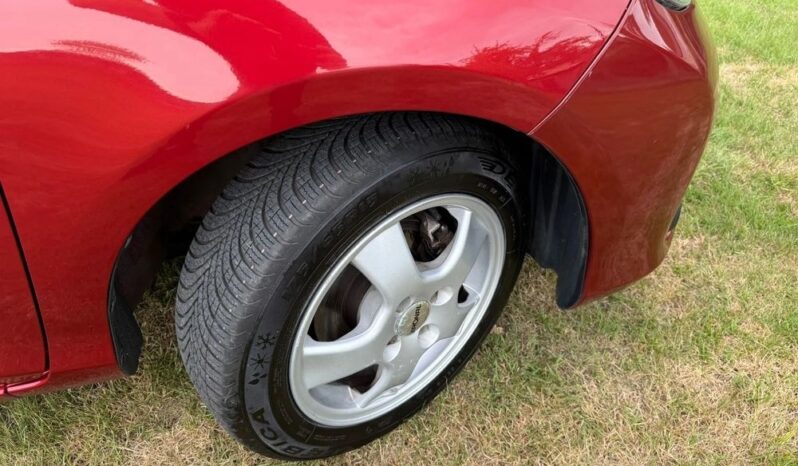 Toyota Yaris | FWD (przód) | Manualna | 99 KM | Bordowy full