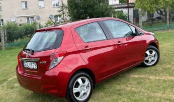 Toyota Yaris | FWD (przód) | Manualna | 99 KM | Bordowy full