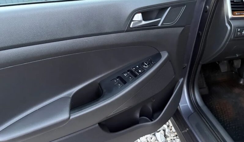 Hyundai Tucson | FWD (przód) | Manualna | 132 KM | Szary full