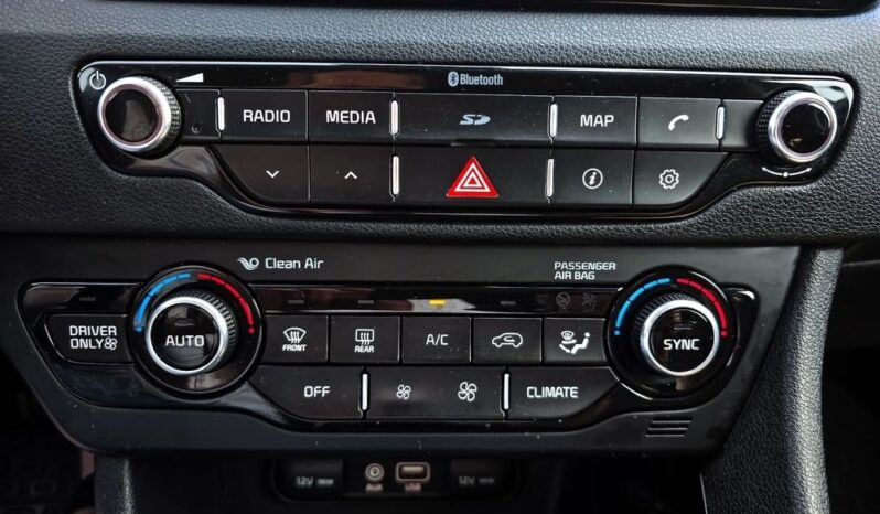 Kia Niro | FWD (przód) | Automatyczna | 141 KM | Granatowy full