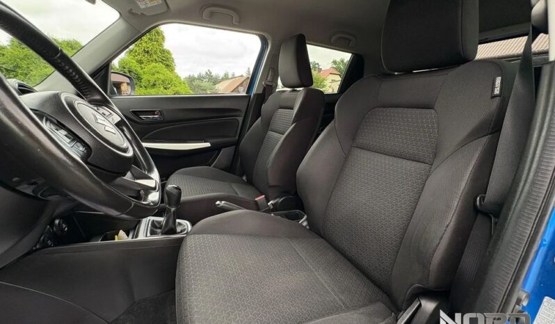Suzuki Swift | 4×4 (doł. ręcznie) | Manualna | 90 KM | Niebieski full