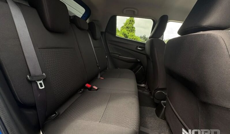 Suzuki Swift | 4×4 (doł. ręcznie) | Manualna | 90 KM | Niebieski full